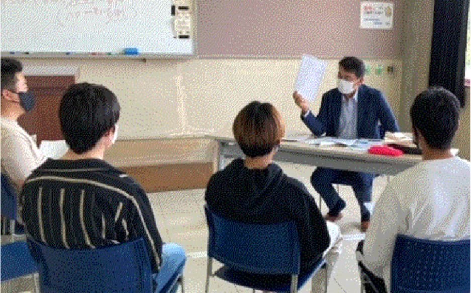 求人・インターンシップ広報活動をしている画像